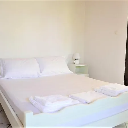 Amarynthos Beachfront With Garden *