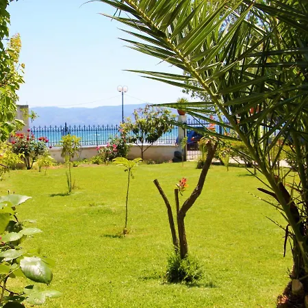 Amarynthos Beachfront With Garden * Vatheia
