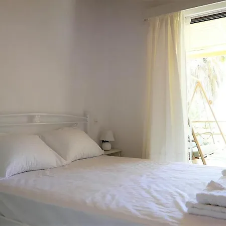 Amarynthos Beachfront With Garden Vatheia