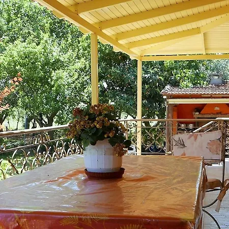 Amarynthos Beachfront With Garden *